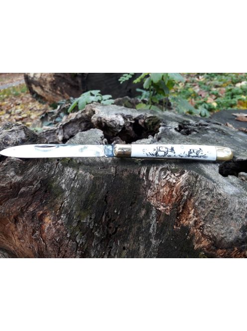 Magyar szalonnázó bicska gravírozott motívummal