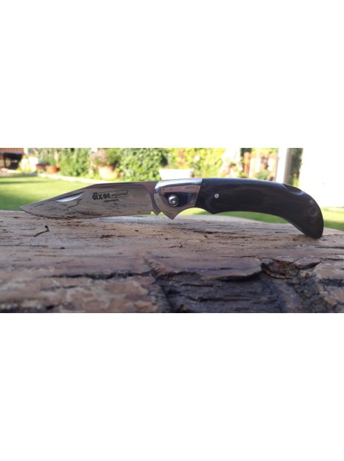 Dixon hunting knife with wooden handle