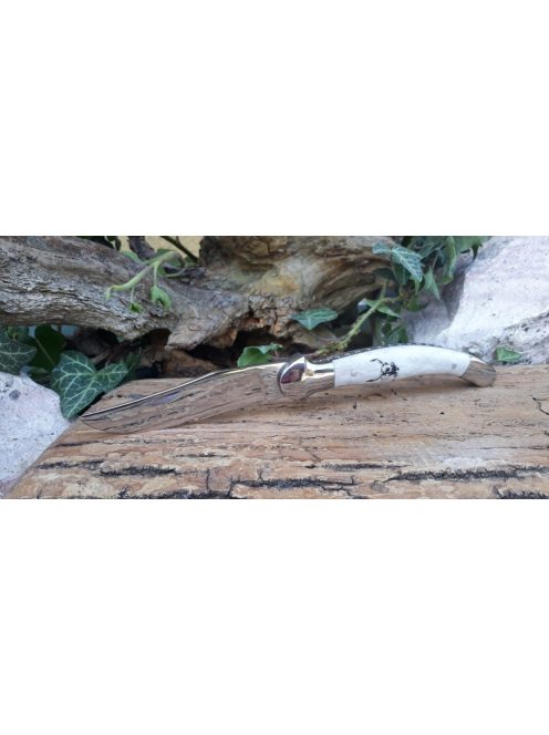 Fejesgörbe bicska gravírozott motívummal