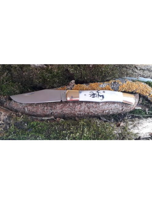 Nagymaskara csiszolt csont gravírozott motívummal