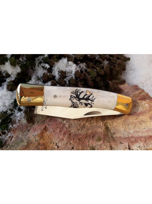 Nagymaskara csiszolt csont gravírozott motívummal