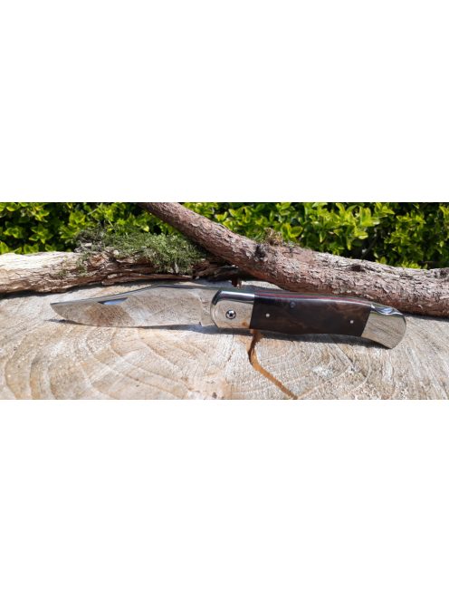 Hátsózáras óriás maskara zsebkés