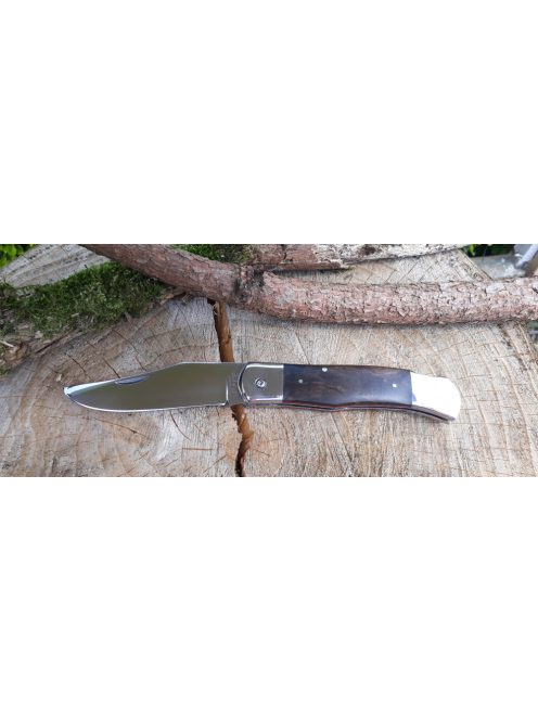 Hátsózáras óriás maskara zsebkés