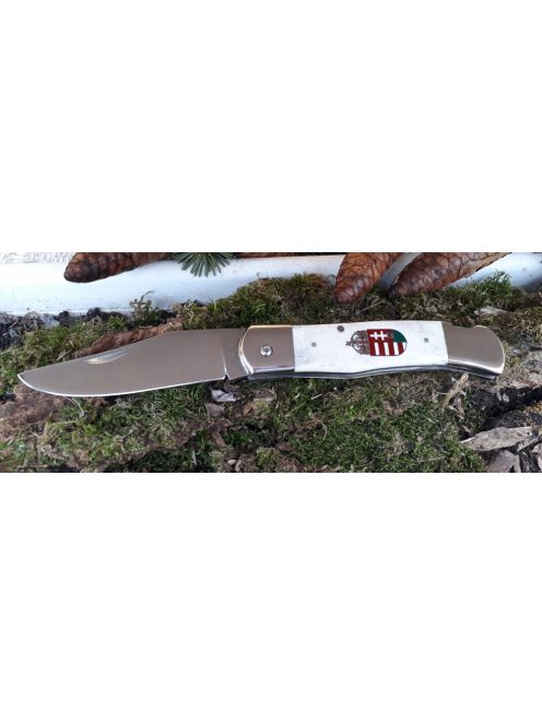 Hátsózáras óriás maskara zsebkés